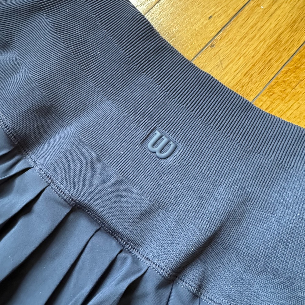 Wilson Tennis Skort (shorts + skirt) - Picture 2 of 4